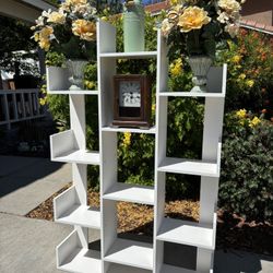 White Geometric Modern 13 Shelf Bookcase Excellent Condition