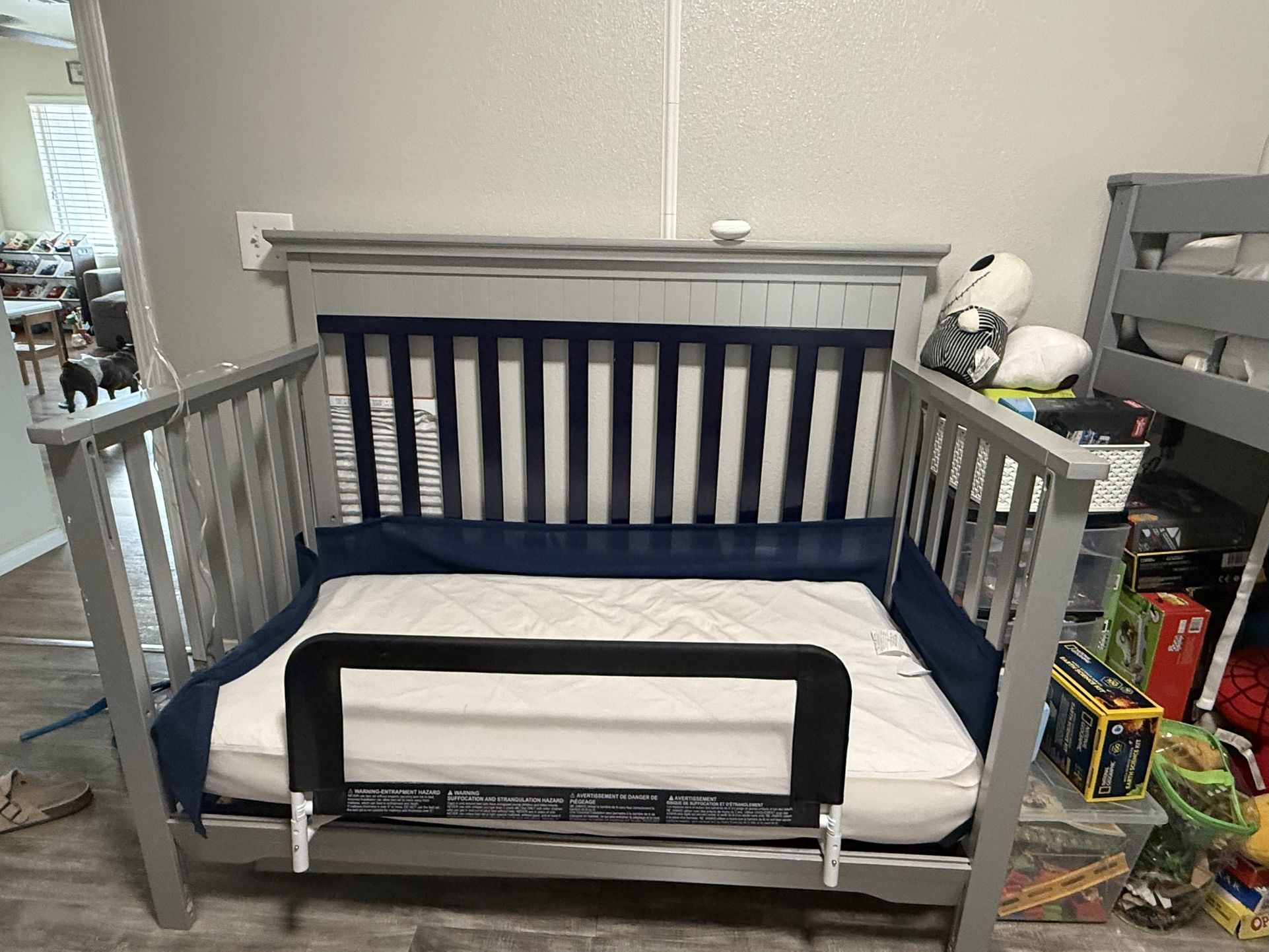 Convertible Crib with Mattress 