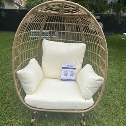 Egg Chair With Cushions 