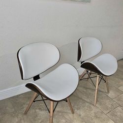 Set of 2 Mid-Century Modern Chairs