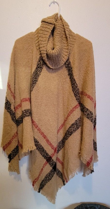 BEAUTIFUL BRAND NEW PONCHO