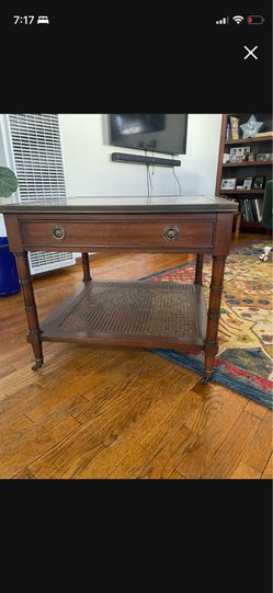 Hekman wood End Table