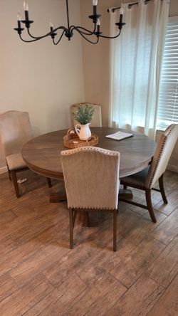 Dining room table with 4 chairs
