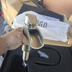 VIGO single hole bathroom faucet 