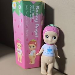 Sonny Angel Seoul strawberry cafe time toy decor