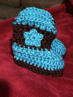 Baby crochet boots