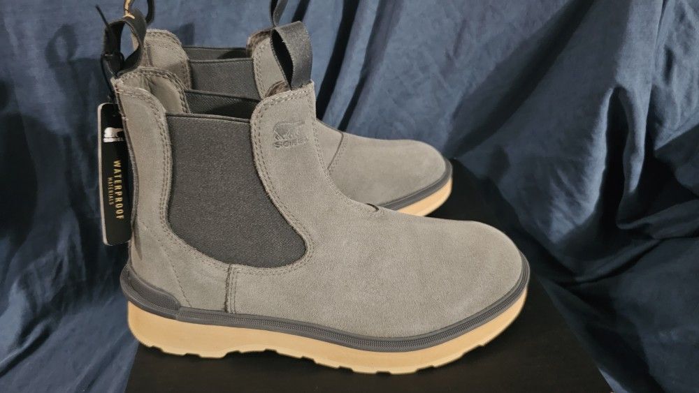 Sorel Hi-Line NL4870-052 Chelsea Boots Waterproof Women Size 9.5 new with box