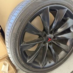 20” 4 wheels  5x4.5 bolt pattern 