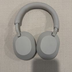 Sony XM5 Headphones
