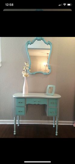 Dressing table