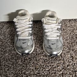 Nike Air Pegasus Size 5