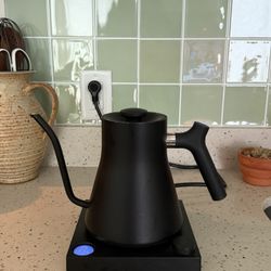 Fellow Kettle (Black)