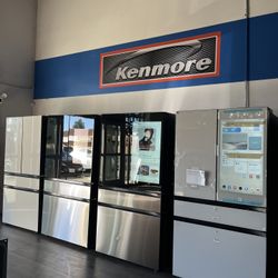 NEW Samsung Refrigerator With Screen & MORE ! Open Daily We Finance No Credit Needed