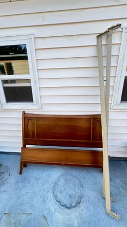 VINTAGE WOODEN HEADBOARD AND FOOTBOARD WITH ORIGINAL METAL SIDE-RAILS