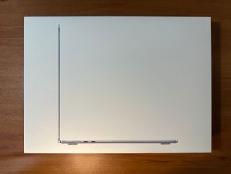 MacBook Air 15 M4 256GB 16GB ram 2025 model