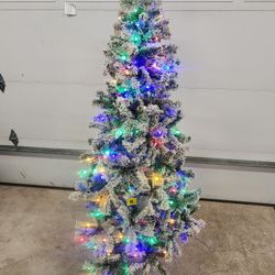*** FLOCKED CHRISTMAS TREE - BRAND NEW ***