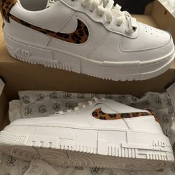 Woman Nike Airforce 1 leopard print