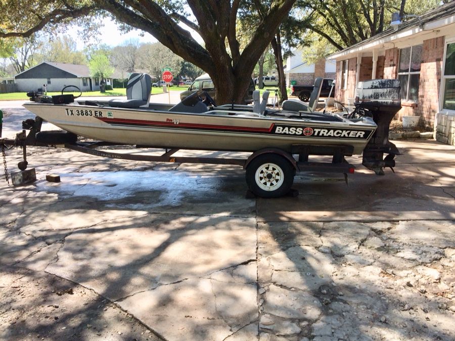 1989 bass tracker pro 17