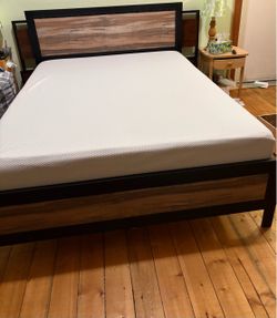 Queen size 12 inch memory foam mattress with frame