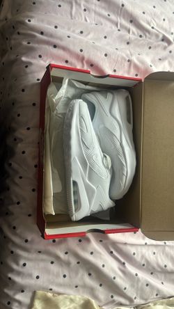 Women’s Nike air max bolt size 7