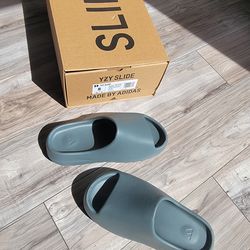 Adidas yezzy slides
