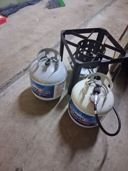 Outdoor propane burner with 2 filled tanks
