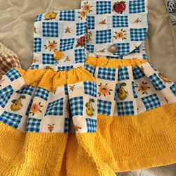 Vendo fundas para almohada cojines y toallas para la cocina