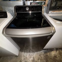 Lg  washer on good working condition 