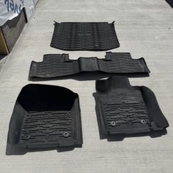 Jeep Grand Cherokee  winter floor matts 