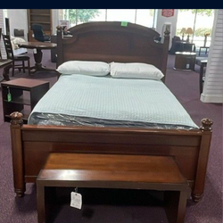 🎁Beautiful Solid Wood bedroom set: Full size bed frame-Tall chest, light Brown Color🎁