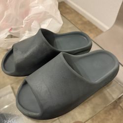 Yeezy slides 