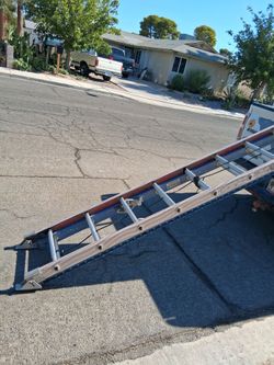 24 Foot Const.Ladder Werner