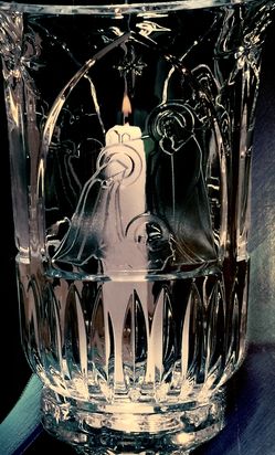 New In Box  Crystal Nativity Hurricane 