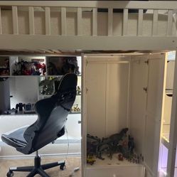 Loft bed With Desk And Closet 