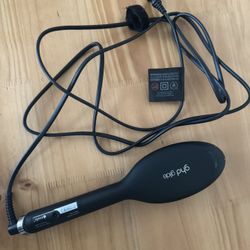 GHD GLIDE SMOOTHING HOT BRUSH IN BLACK 