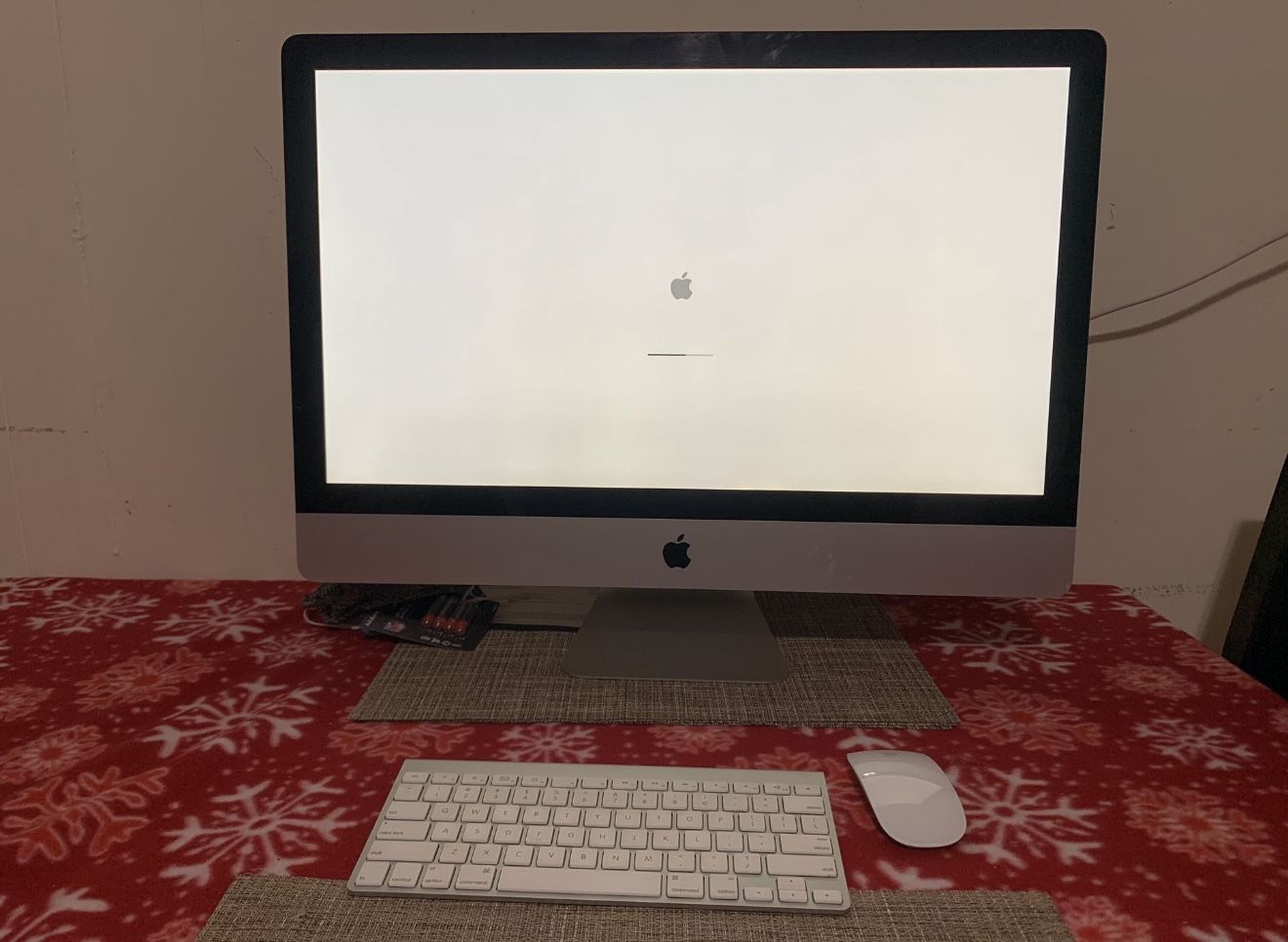2011 Apple iMac A1312 27 inch (1TB, Intel Core i5 2nd Gen., 2.7GHz, 4GB) 