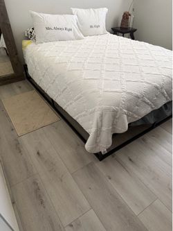 Queen bed frame & mattress