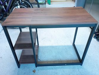 Desk. Like new.