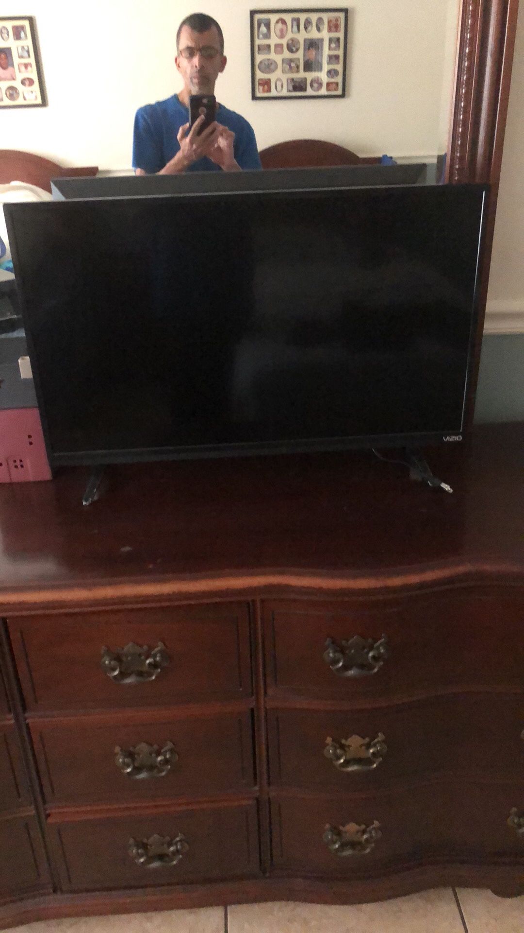 Vizio Tv 32" Inches(Like New) D32hn-E0