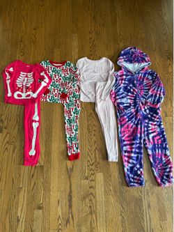 Size 5 / 6 Girls Bundle of Four Pajamas (7 pieces total)