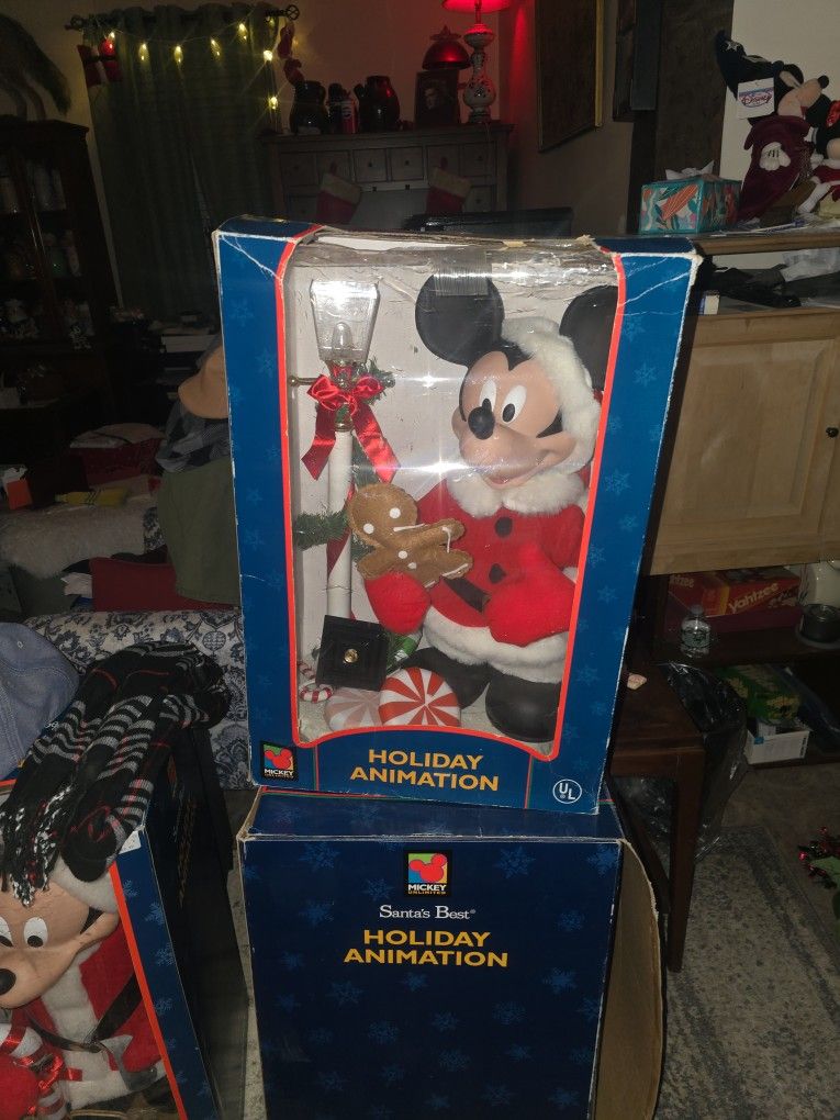 Mickey Mouse Animated By Light Post