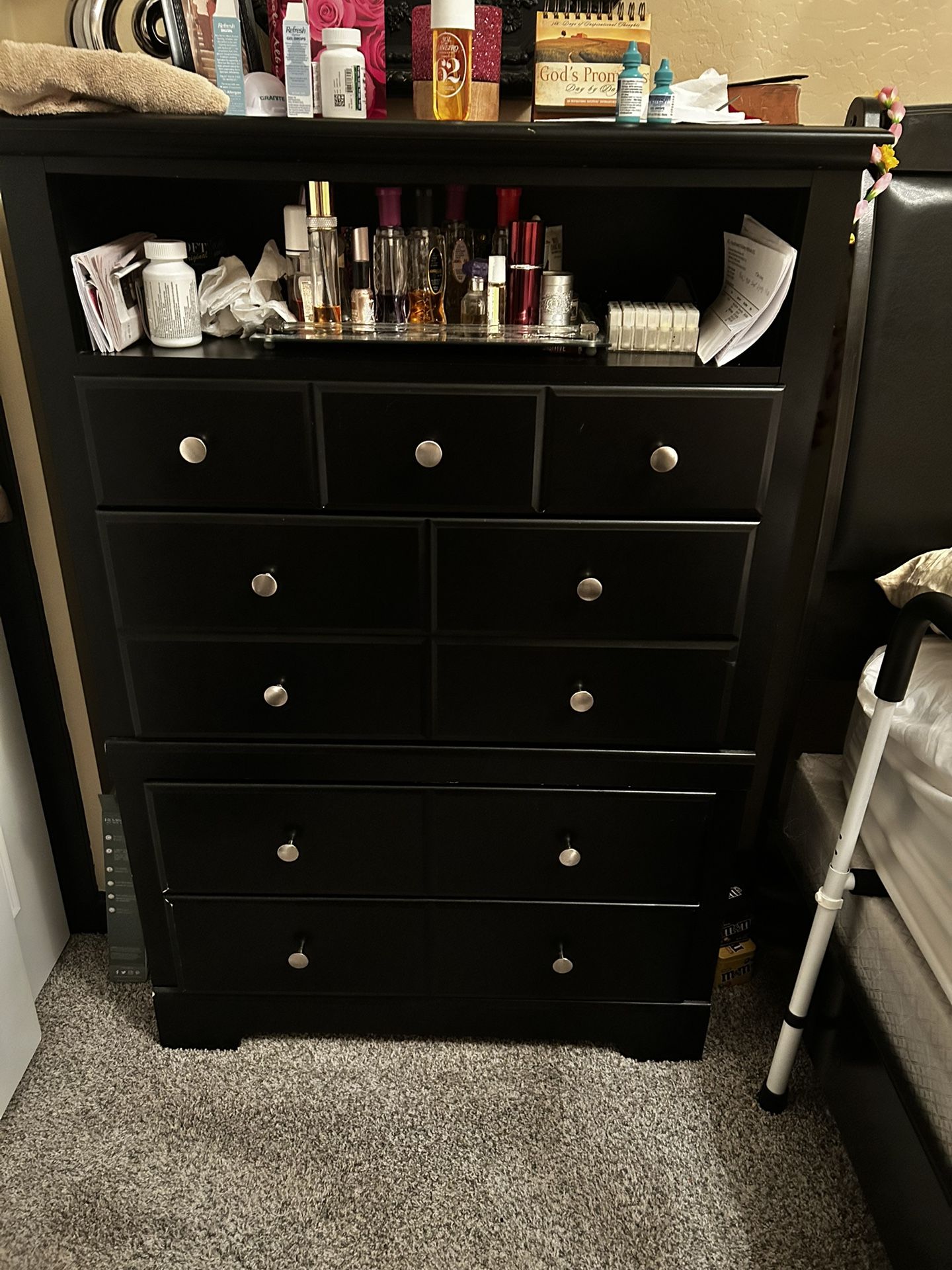 Black 4-Drawer Dresser β Great Condition!