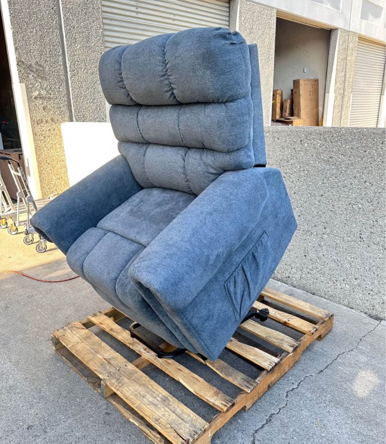 Power Lift And Recliner Chair With Heat And Massage