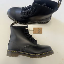 Dr. Martens 