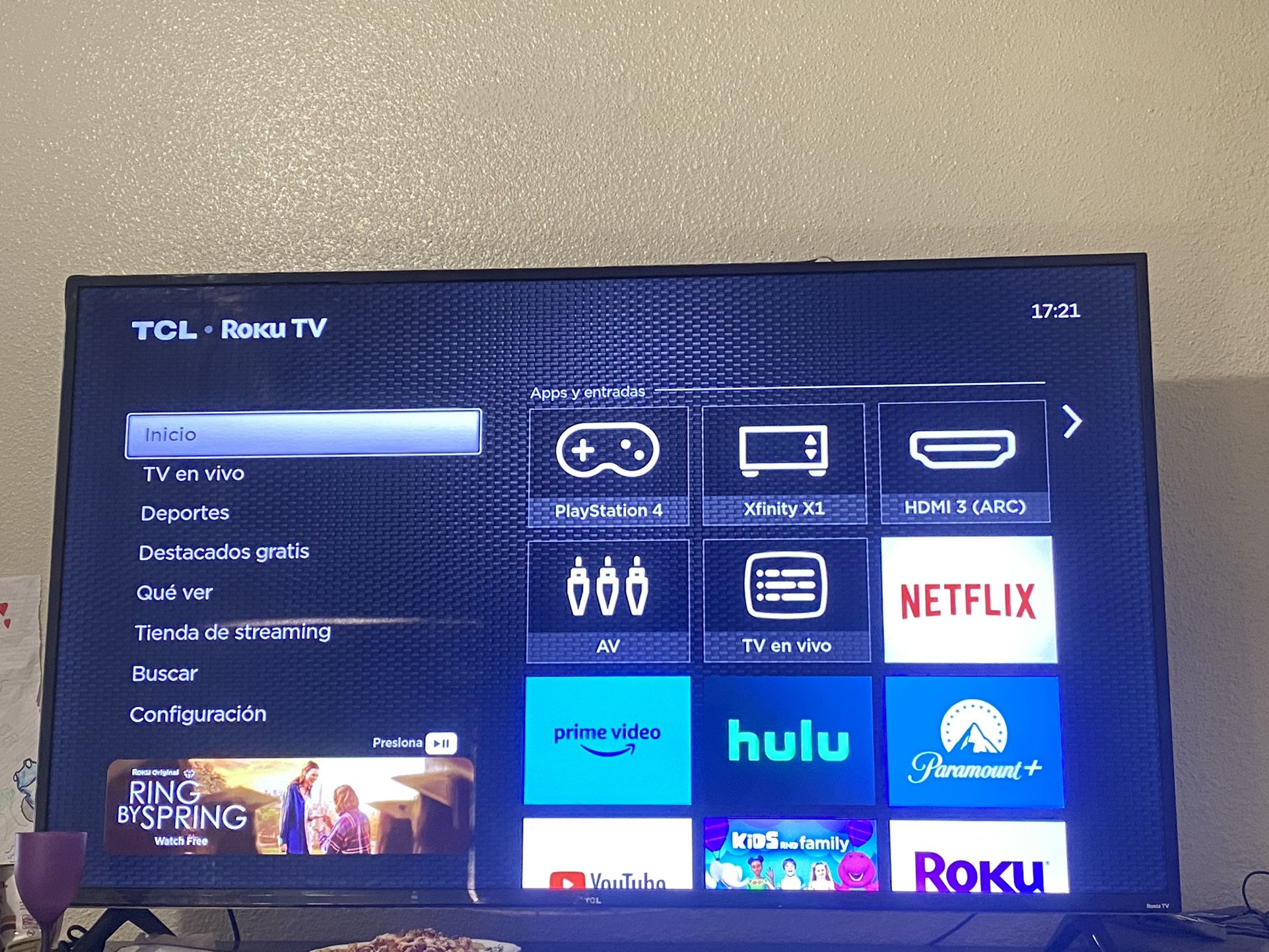 TCL ROKU TV 65”