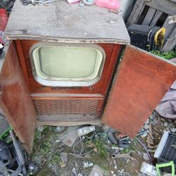 Old TV. Don't Know Exactly How Old?