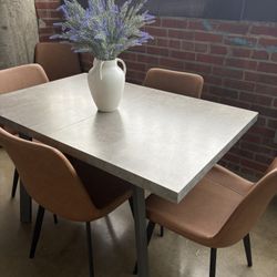 Dining table & Chairs