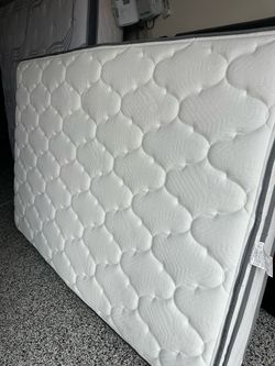 Full size mattress