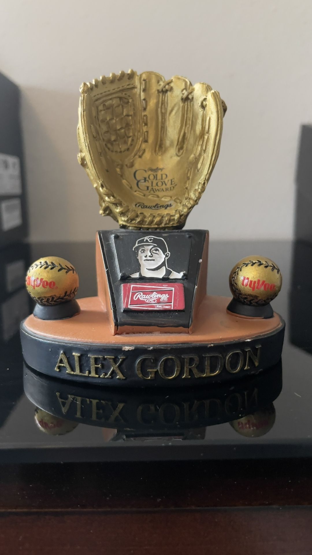 KC Royals Alex Gordon 2011 Autographed the Golden Glove Award!