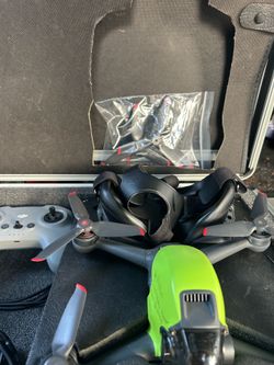 DJI FPV drone with Fly More Kit so 3 batteries total